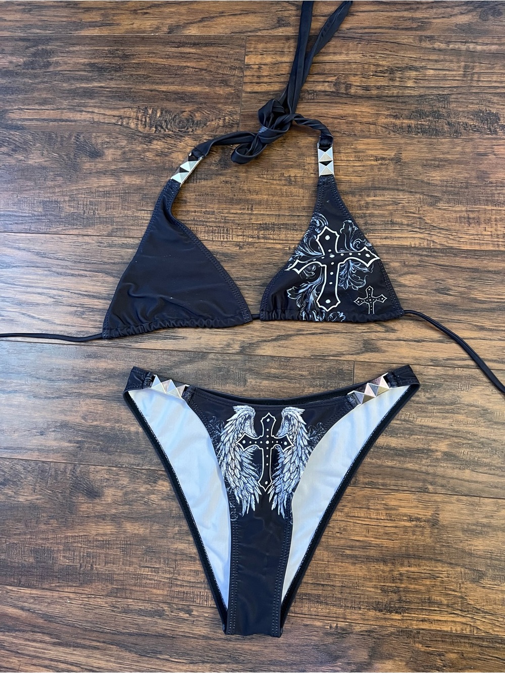 ROMWE Black Studded Bikini Set with Angel Wing & Cross Print